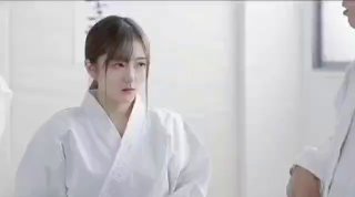 這雞巴真黑絲啊，全程露臉玩弄小少婦口交大雞巴舔逼玩弄，激情上位放肆抽插浪叫呻吟，表情好騷打著電話被草